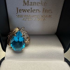 Topaz & diamond ring